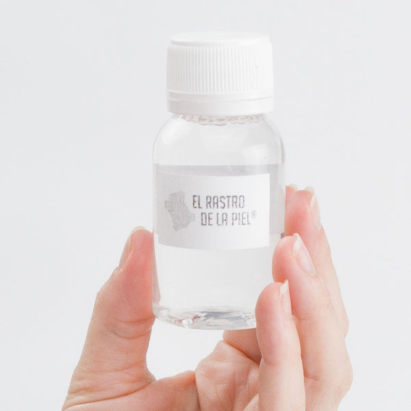 SOAPY LEATHER CLEANER WITH NEUTRAL - 60 GRS BOTTLE.