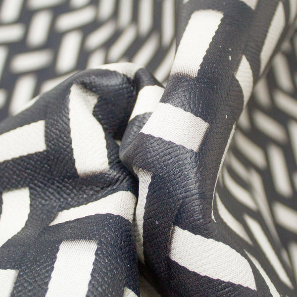 BLACK BRAIDED ENGRAVED COW LEATHER - WHITE