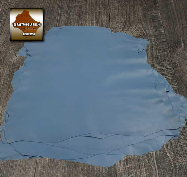 PIEL DE CORDERO AZUL