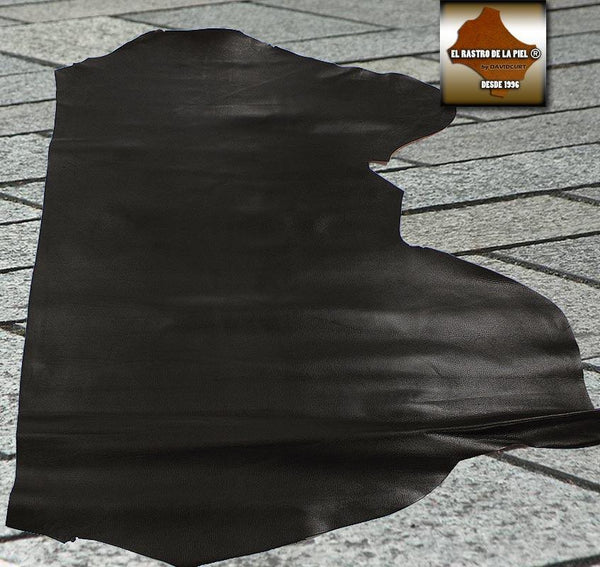 PIEL DE CUELLO DE VAQUETILLA GRABADA CHOCOLATE