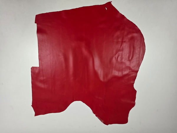 TROZO DE PIEL DE VACUNO ROJO CARMIN
