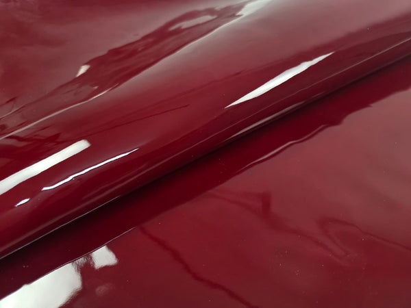TROZO DE PIEL DE CHAROL ROJO OSCURO