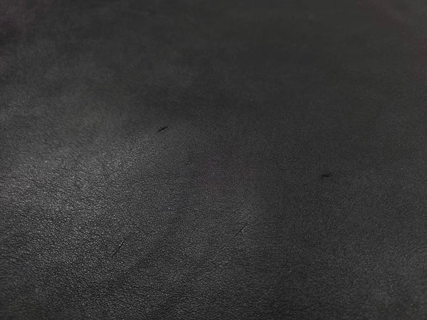 TROZO DE PIEL DE VACUNO NEGRO