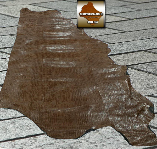 EMBOSSED COCO BROWN LEATHER CASTELLANO BACKGROUND REF. CO-387-2627